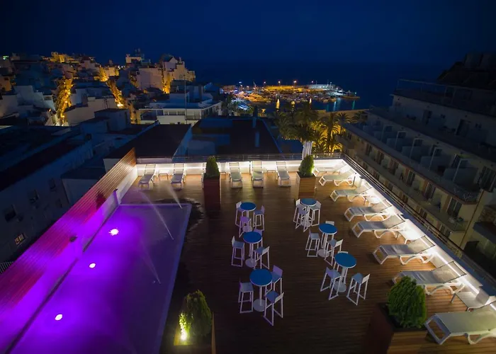 Ξενοδοχείο Voramar 4*